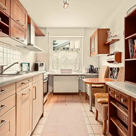 Louise 50 M Zum Apartment