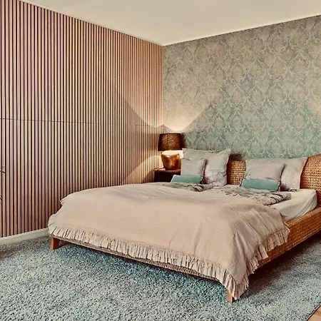 Apartment Louise 50 M Zum